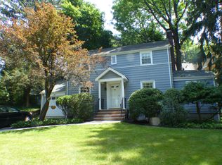 36 Overlook Rd, Caldwell, NJ 07006