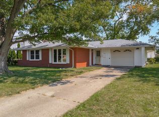 101 Radliff Rd, Bloomington, IL 61701