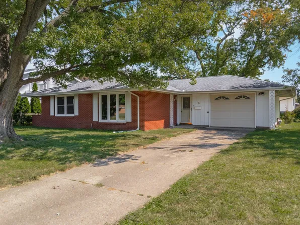 101 Radliff Rd, Bloomington, IL 61701