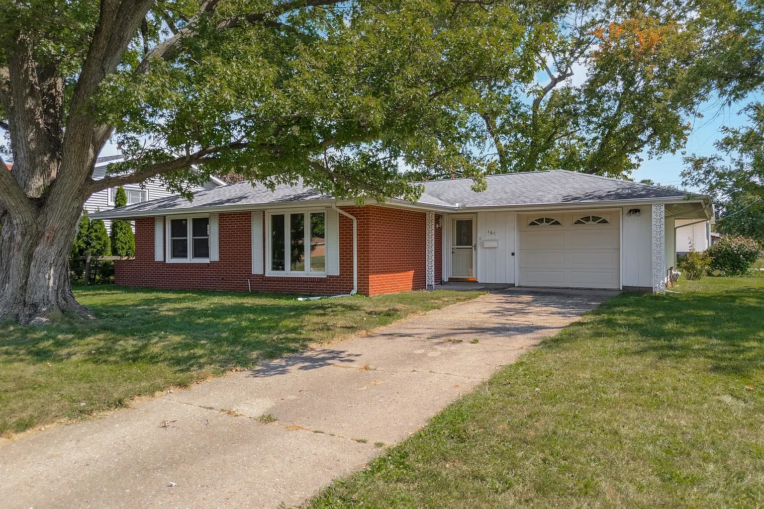 101 Radliff Rd photo 1