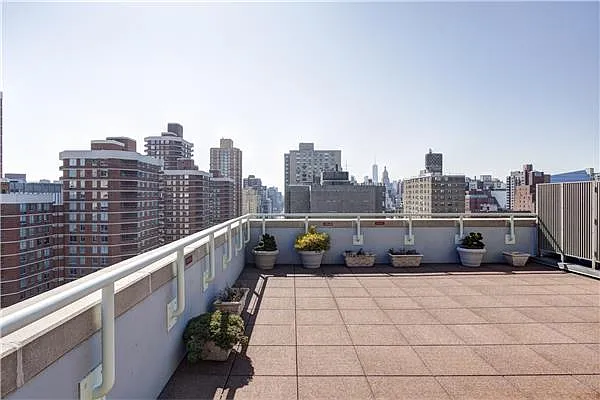 Sold by (Legacy) Elegran | media 7