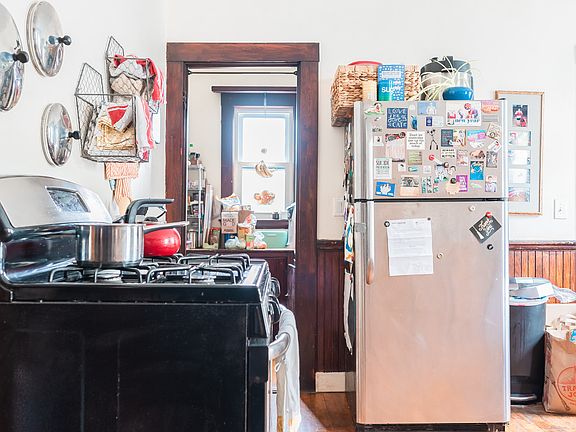 3rd image of 25 Thornley St #3R