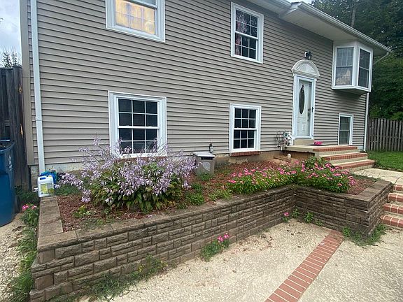 2nd image of 13730 Marilyn Ct