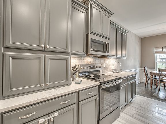 3rd image of 3916 Merryman Ln