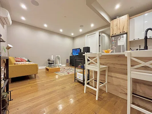 Rented by Doorway NYC, LLC | media 20