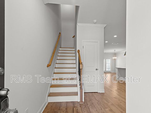 2nd image of 5125 Hillington Way
