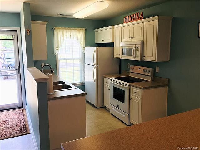 2nd image of 423 Hertling Dr