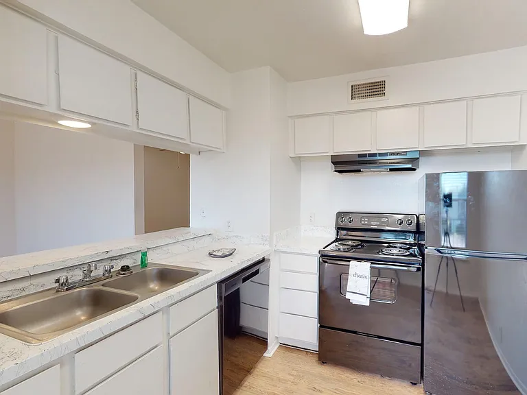Addison Apartments at the Park — Photo 138