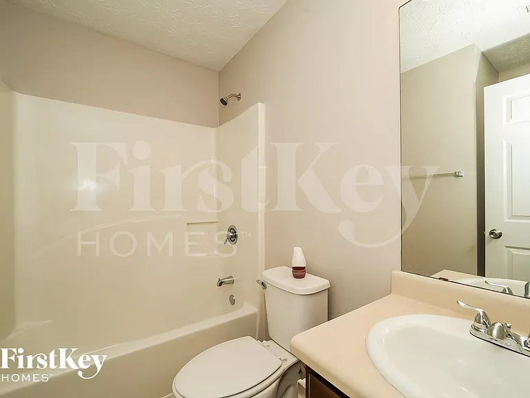 5719 Graywind Trl — Photo 13