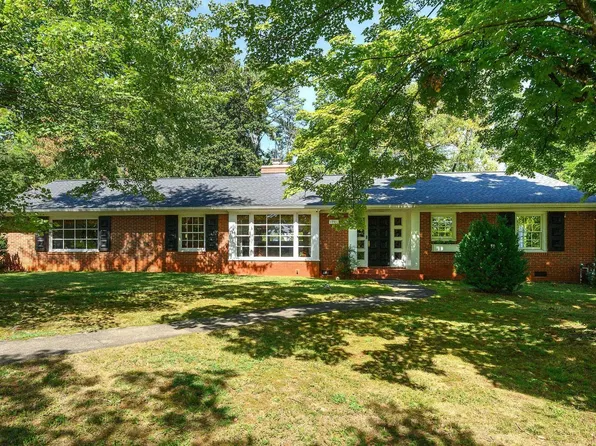 1701 Kenwood Ln, Charlottesville, VA 22901