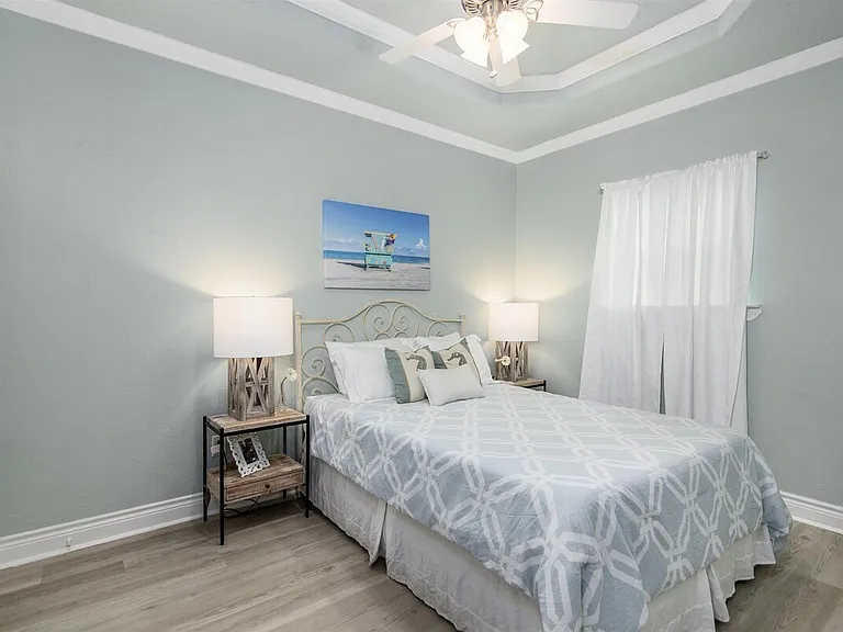 986 Bahama Dr — Photo 4