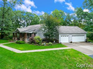 12087 Cherry Creek Rdg NE, Lowell, MI 49331