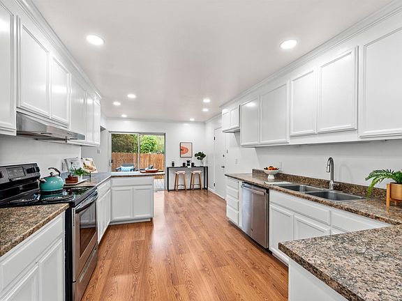 3rd image of 435 Minahen St