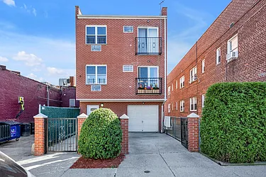 84-52 Fleet Court