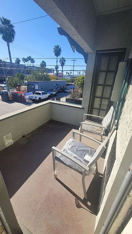 1 bed, 1.0 bath, 691 sqft, $2,200 — Photo 3