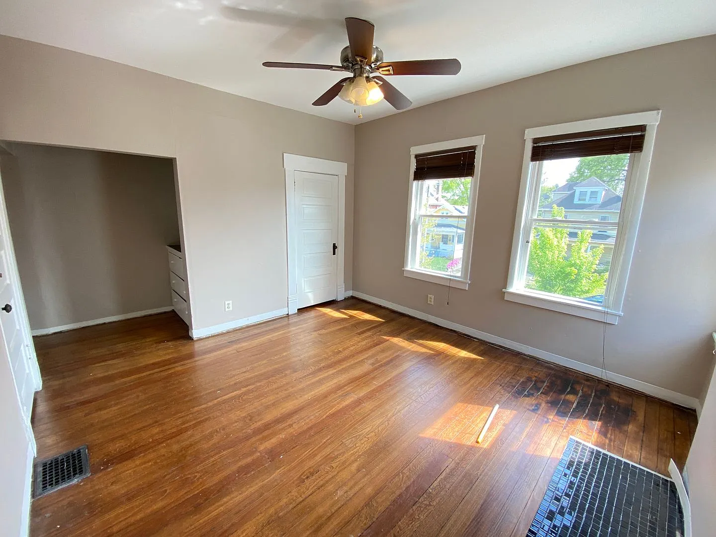 W 4th Ave 486 TNB — Photo 3
