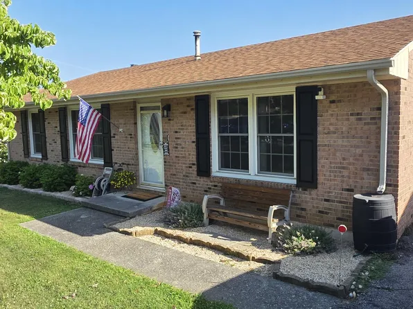 4131 Guernsey Ln NW, Roanoke, VA 24017