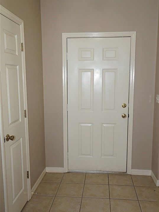 1st image of 917 NW 119th St