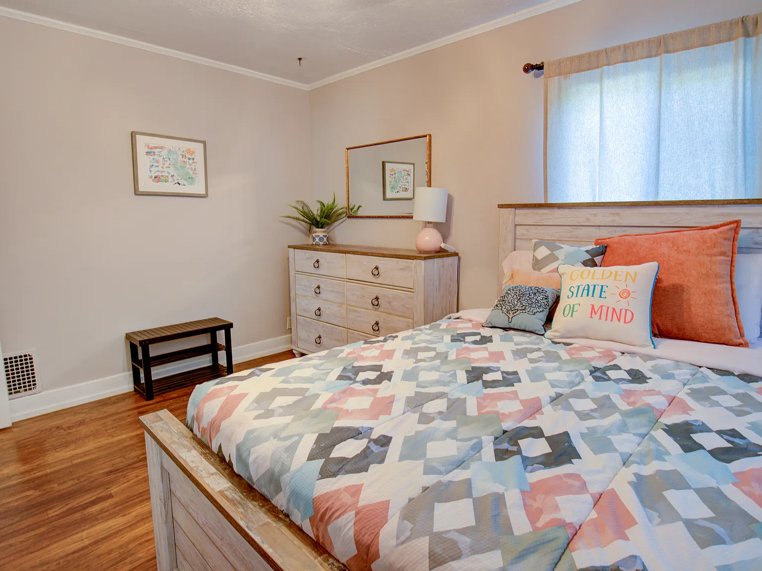 4437 University Ave — Photo 4