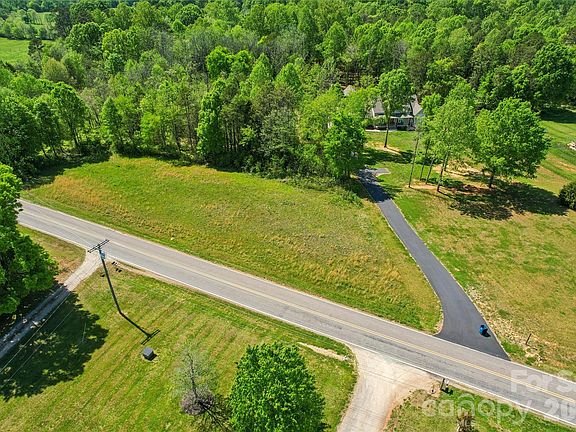 2nd image of 1025 Patterson Farm Rd