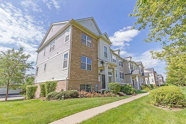 1st image of 3110 Valley Falls St #25-1