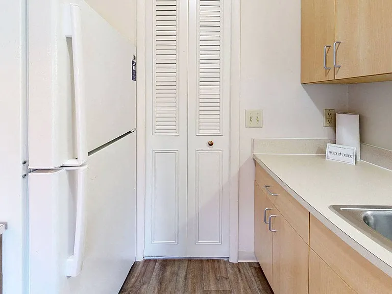 Wood Creek Apartments — Photo 72