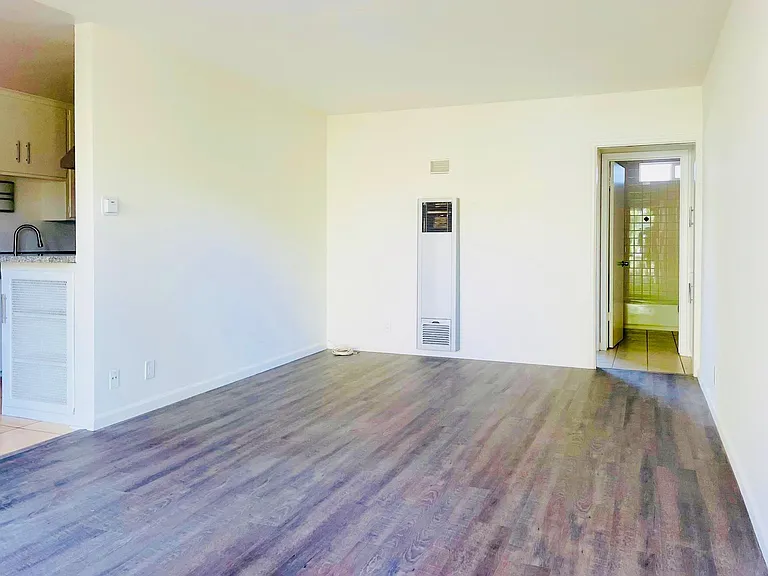 405 N Marengo Ave #11 — Photo 8