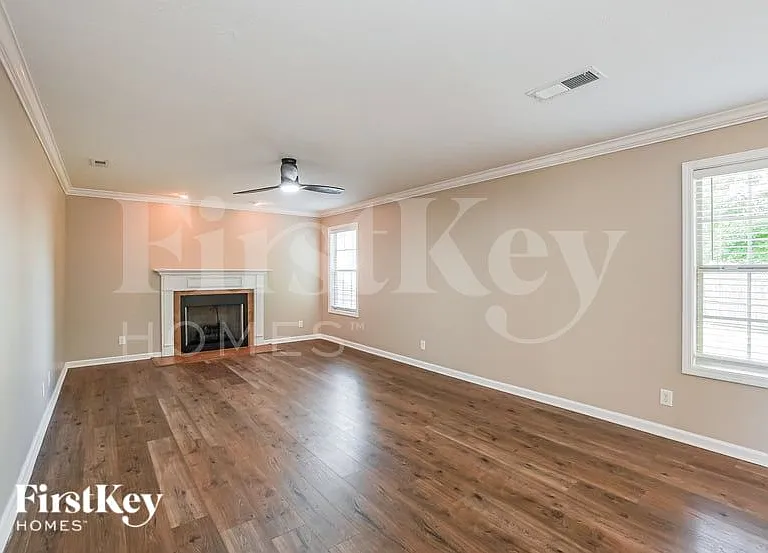 1302 Marcy Ct — Photo 3