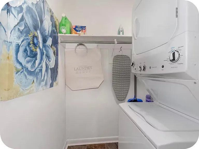 556 Allison Dr — Photo 17