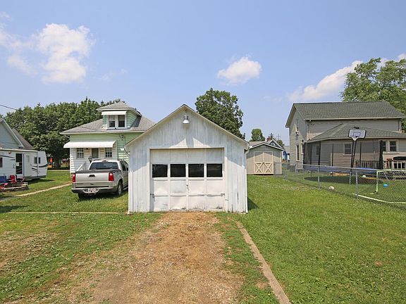 5th image of 804 W Gambier St
