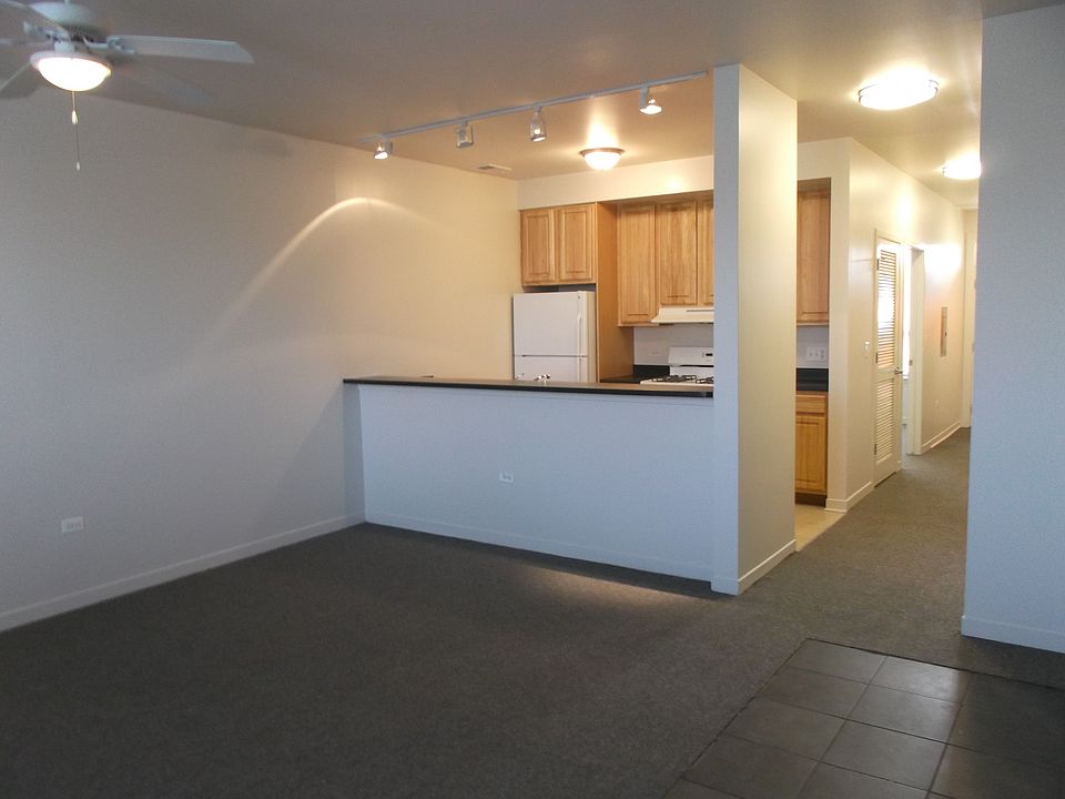 1st image of 520 E 38th St Unit 101
