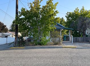 211 W 2nd Ave, Omak, WA 98841