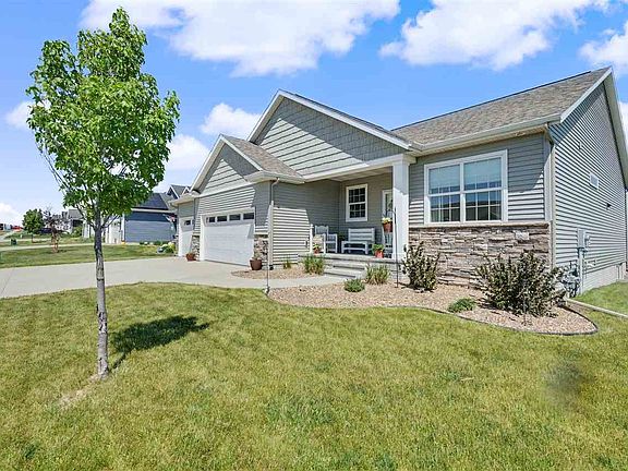 3rd image of 2868 Royal Oak Ridge Rd