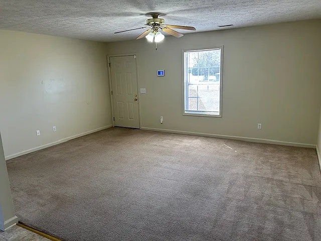 313 Pappy Dr — Photo 2