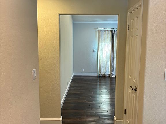 3rd image of 1066 Robbia Dr