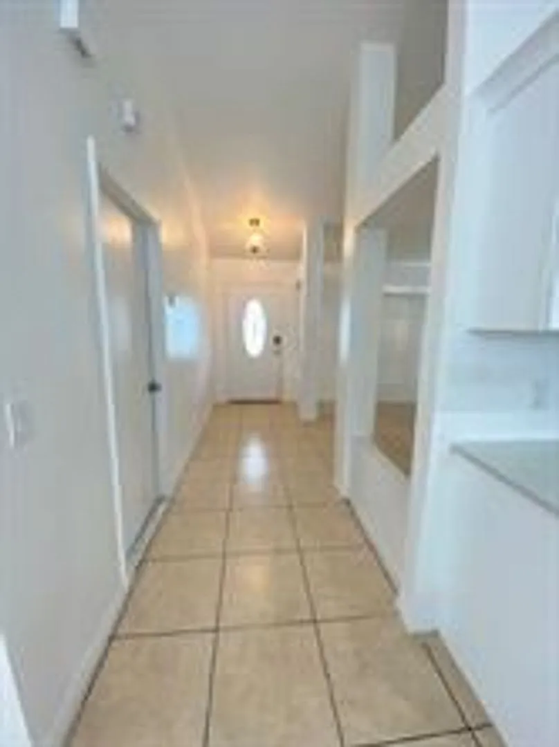 Large 3/2/2 Deltona — Photo 2