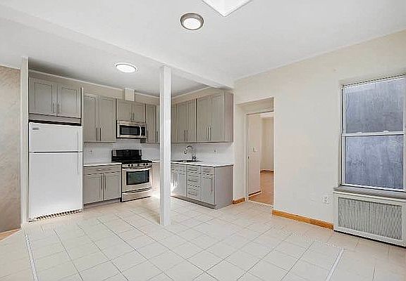 4th image of 167 Bay 26 St #2