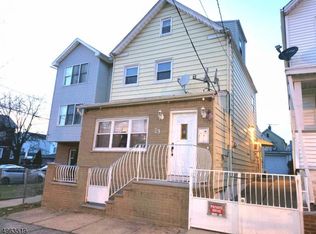 29 Geneva St, Elizabeth, NJ 07206