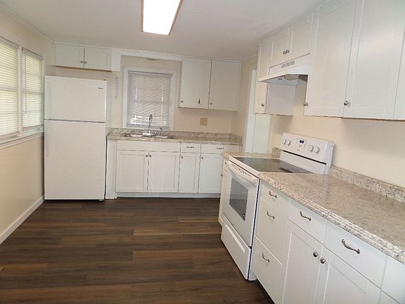 4th image of 608 Vail St