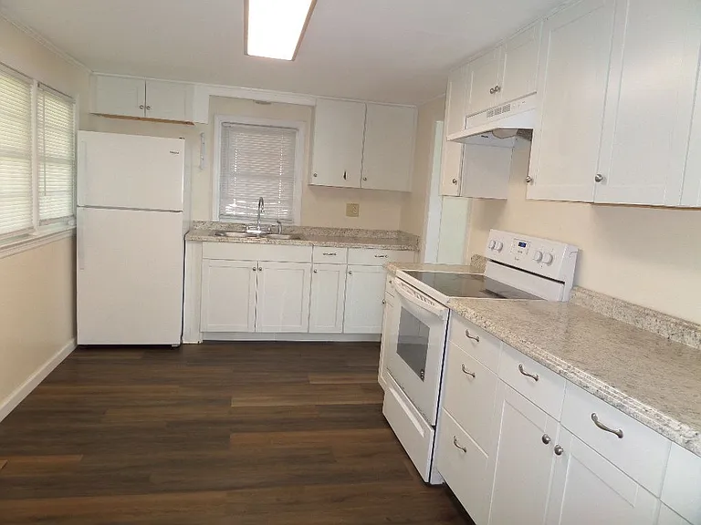 608 Vail St — Photo 4