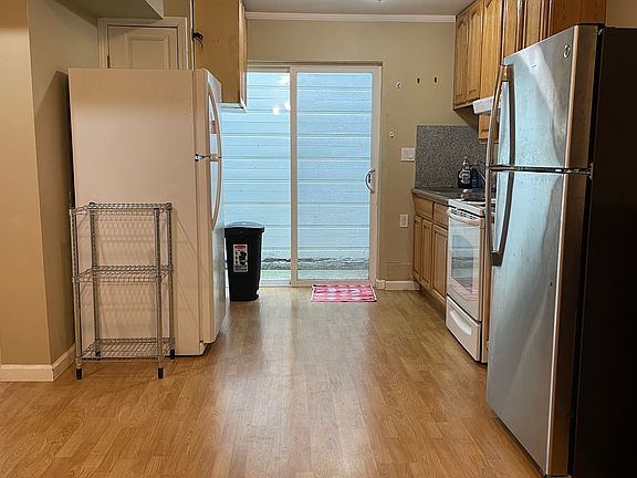4th image of 518 Head St
