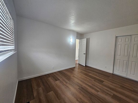 3rd image of 967 Kern St