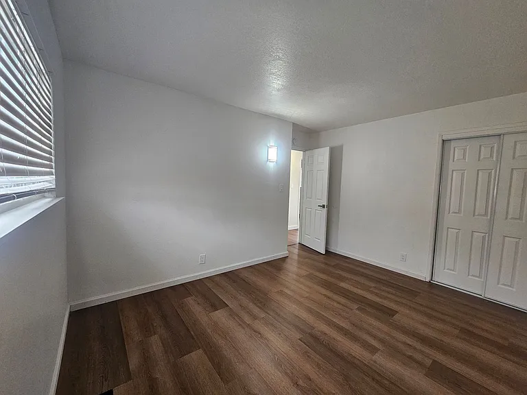 967 Kern St — Photo 13