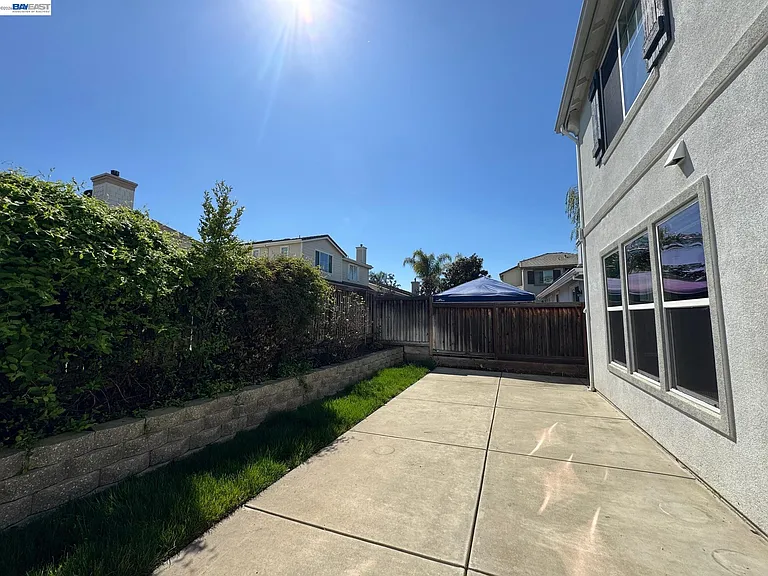 1669 Marina Way — Photo 32