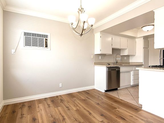 3rd image of 1621 Federal Ave APT 9