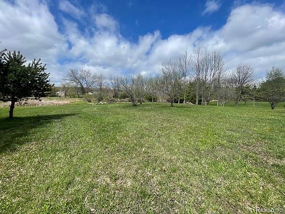 5th image of 69862 Fisher Rd