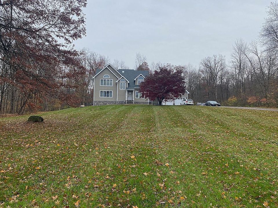 2nd image of 15 Stenger Ct
