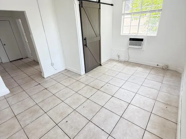 Doce Tribus, 1563 SW 2nd St #8, Miami, FL 33135