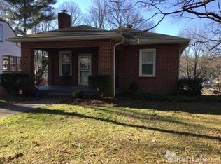 1423 Ridgecrest Dr, Hendersonville, NC 28792
