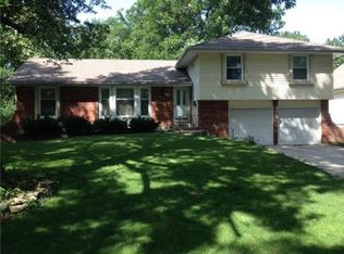 9712 Knox Dr, Overland Park, KS 66212